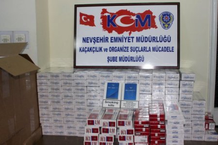 Şüpheli araçlardan kaçak sigara ve makaron çıktı