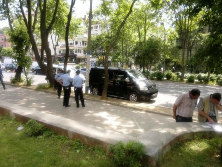 Şüpheli Araçtan Başbakan'a Tehdit Notu Çıktı