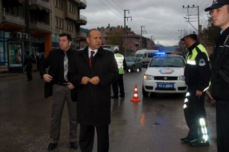 Şüpheli çanta fünye ile patlatıldı