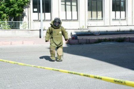 Şüpheli Çantadan Çamaşır Çıktı