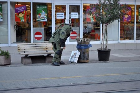 Şüpheli paket pet şişeli fünye ile patlatıldı