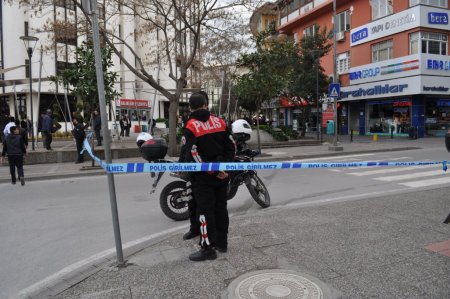 Şüpheli valizden elbise ve peçete çıktı