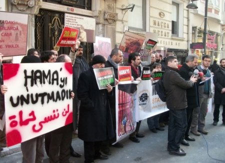 Suriye Başkonsolosluğu Önünde Protesto