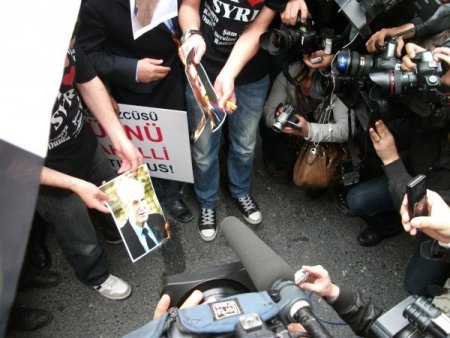 Suriye Başkonsolosluğu Önünde Protesto