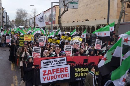 Suriye halkına destek için yürüdüler