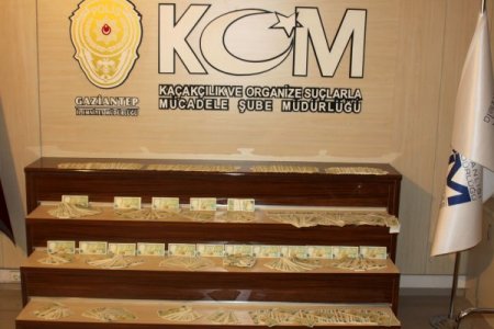 Suriye kampları için sahte para bastıran çetenin lideri 20 yıllık polis çıktı