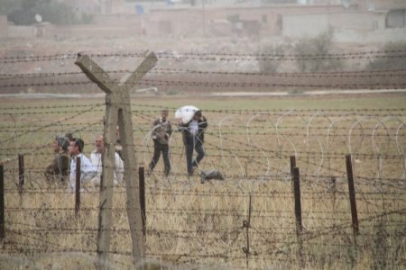 Suriye sınırından Türkiye'ye geçişler durduruldu