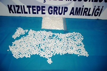 Suriye uyruklu iki kişide 2 bin adet captagon hap yakalandı