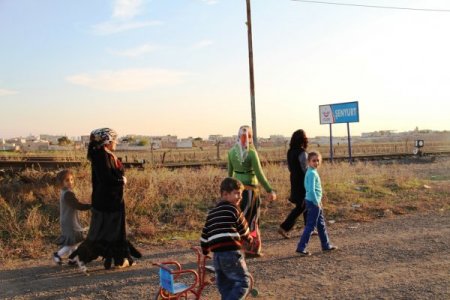 Suriye'de çatışmalar arttı, sınıra tanklar için yeni mevzi kazıldı