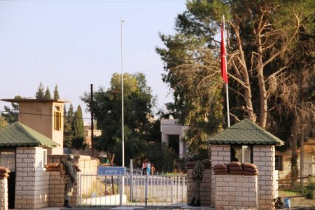 Suriye'de çatışmalar arttı, sınıra tanklar için yeni mevzi kazıldı