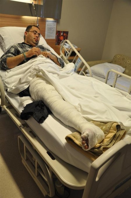 Suriye’de silahla vurulan Reuters kameramanı Adana’da tedavi ediliyor