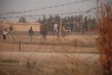 Suriye'deki çatışma sebebiyle bazı kurşunlar Ceylanpınar'a düşüyor