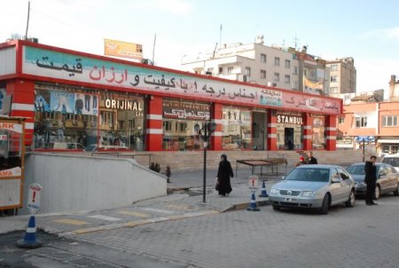 Suriye’deki Olaylar İranlı Turisti Kaçırdı, Gaziantep Esnafı Kepenk Kapattı