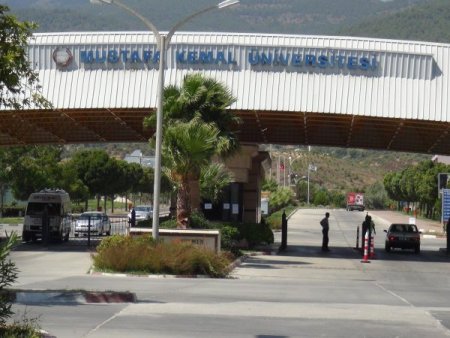 Suriye'deki olaylar tercihleri etkilemedi, 8 bin 500 öğrenci MKÜ’yü tercih etti