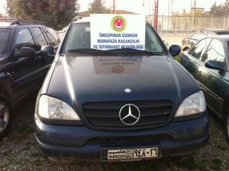 Suriye'deki savaştan faydalanıp lüks otomobil kaçakçılığı yapanlar yakalandı