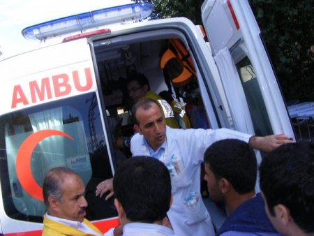 Suriye'den gelen yaralılar çevre ilçelere gönderiliyor