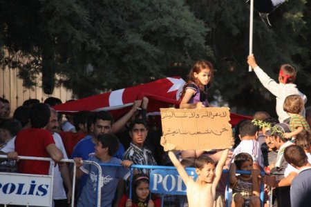 Suriye’den Kaçan Mülteciler Arasında Yüzlerce Çocuk Mevcut