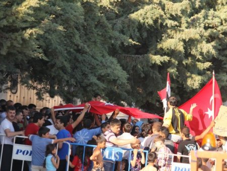 Suriye’den Kaçan Mülteciler Arasında Yüzlerce Çocuk Mevcut