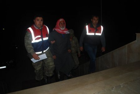 Suriyeli 2 Kişi 50 Adet Fünye İle Yakalandı