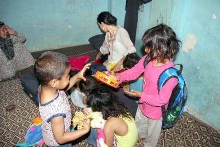 Suriyeli ailenin otel deposunda yaşam mücadelesi