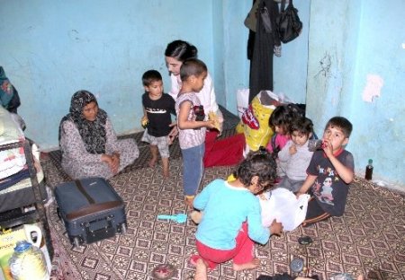 Suriyeli ailenin otel deposunda yaşam mücadelesi