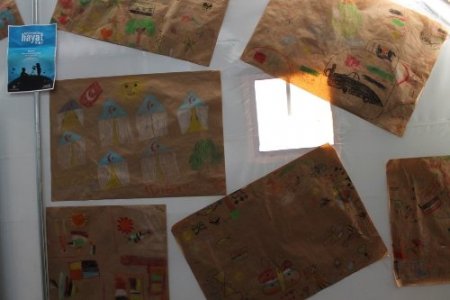 Suriyeli çocuklar hayata gülümsedi