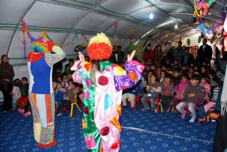 Suriyeli çocukların sevinci