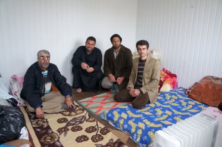 Suriyeli hastaların yakınlarına konteyner desteği