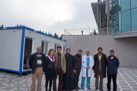 Suriyeli hastaların yakınlarına konteyner desteği