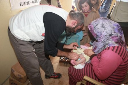 Suriyeli ikizler yeterli besini alamazsa ölecek