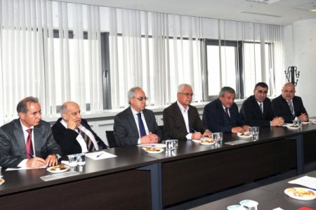 Suriyeli muhalifler CHP'yi ziyaret etti