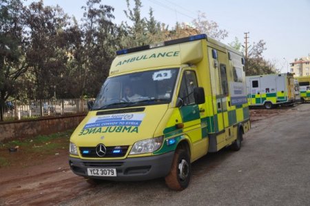 Suriyeli muhaliflere 13 ambulans gönderildi