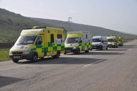Suriyeli muhaliflere 13 ambulans gönderildi