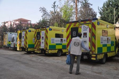Suriyeli muhaliflere 13 ambulans gönderildi