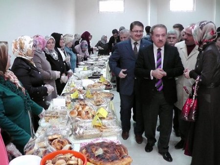 Suriyeli mülteciler yararına kermes