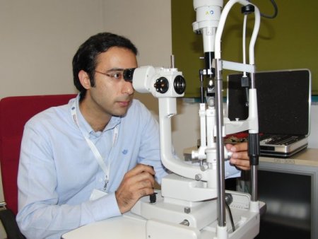 Suriyeli mültecinin gözünden şarapnel parçası çıkarıldı