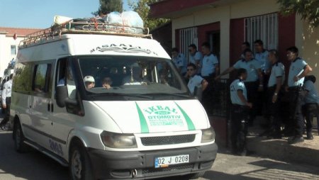 Suriyeli sığınmacılar Akçakale'ye nakledildi