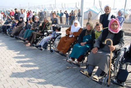 Suriyeli sığınmacılar bu toplarla savaşa değil spora yöneldi