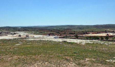 Suriyeli sığınmacılar için Midyat'ta kamp çalışmaları devam ediyor