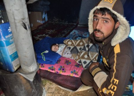 Suriyeli vatandaşlar, Midyat’ta çadırlara yerleşti