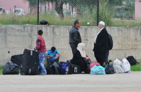 Suriyeliler, kamptaki yakınlarının gösterilmemesine tepkili