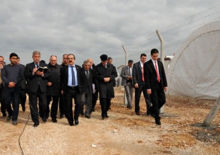 Suriyeliler Adana'daki çadır kente haftaya yerleştirilecek