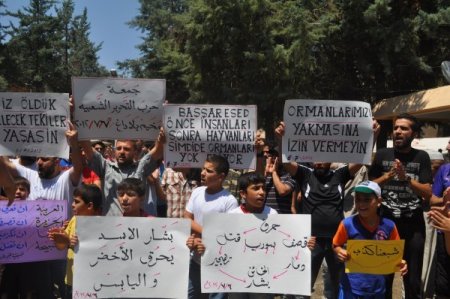 Suriyeliler Cuma Namazından Sonra Eylem Yaptı