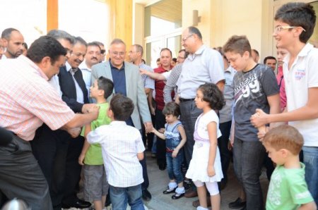 Suriyeliler için kurulan bilgi merkezinde çocuklar da eğitim görecek