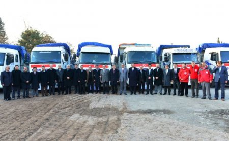 Suriyeliler için toplanan yardımları taşıyan konvoy yola çıktı