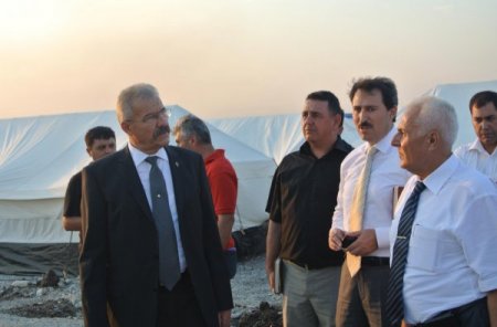 Suriyeliler okullar açılmadan çadır kente taşınacak