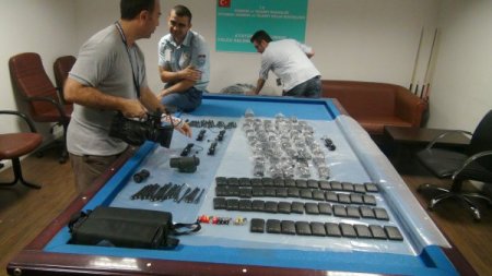 Suriyelinin Valizinde Lazer İşaretleyicisi Çıktı