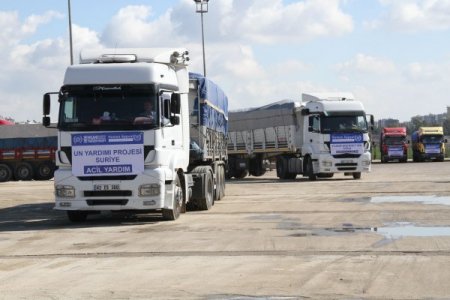 Suriye'ye en büyük yardım konvoyu Adana'dan gitti