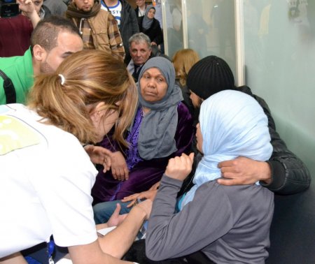 Suriye'ye gitmek isteyen eşini ikna edemeyince sinir krizi geçirdi