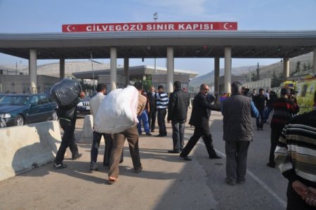 Suriye’ye yardım götüren TIR’lar için özel alan oluşturuldu